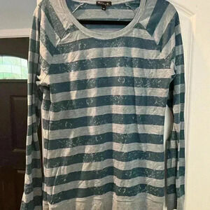 ~Nollie~ T-Shirt - XL